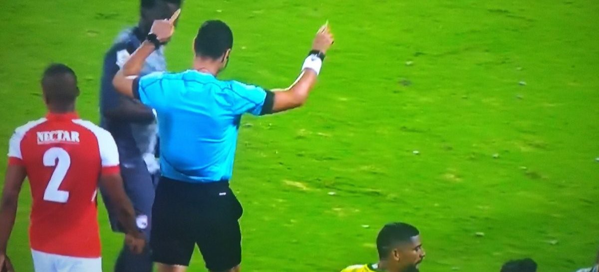 ¡Papelón! A Wilmar Roldán se le olvidó que en Colombia no hay VAR