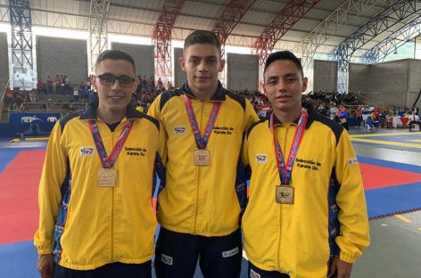 Karatecas de Marinilla se coronaron campeones en Costa Rica