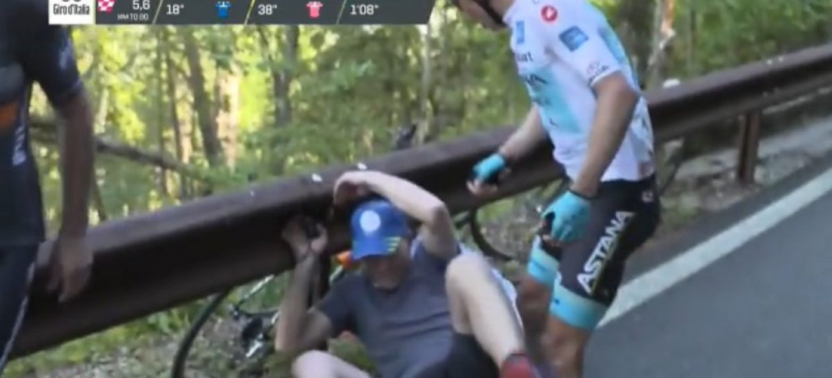Un espectador le arruinó la etapa 20 del Giro a Miguel Ángel López