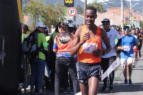 Julius Kipyego Keter fue el ganador de la Media Maratón de La Ceja