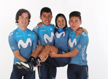 Paula Patiño ya luce la nueva indumentaria del Movistar Team