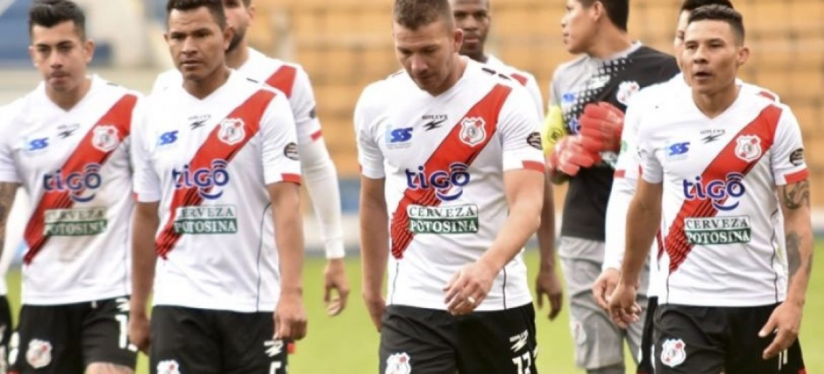 El unitense Luis Carlos Arias no la pasa bien en Bolivia