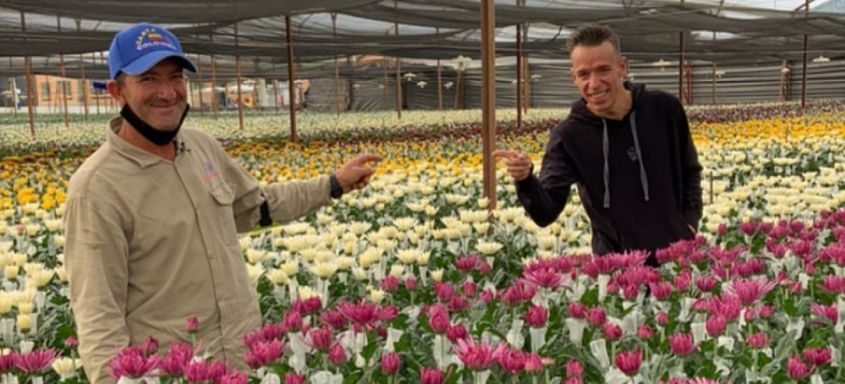 Visita y regalos: el buen gesto de Rigo con Don Iván, el floricultor cejeño que conoció en carretera