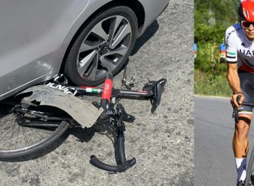 “Nos tiró el carro encima”: ciclista del UAE Team Colombia sufrió un accidente en El Santuario