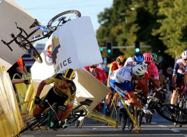 “Pienso en él constantemente”:  Dylan Groenewegen lamentó el incidente con Fabio Jakobsen