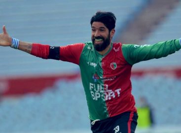 A los 43 años, Sebastián Abreu marcó su primer gol como técnico-jugador de Boston River