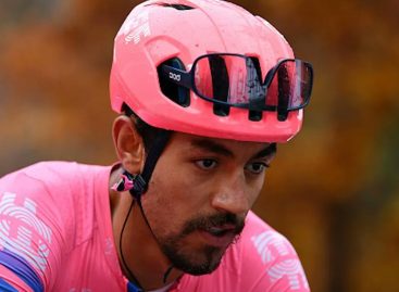 ¡Fin de la temporada! Daniel Felipe Martínez abandonó la Vuelta a España