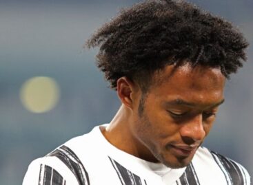 Juan Guillermo Cuadrado dio positivo por COVID-19 y se perderá el partido contra el Milán