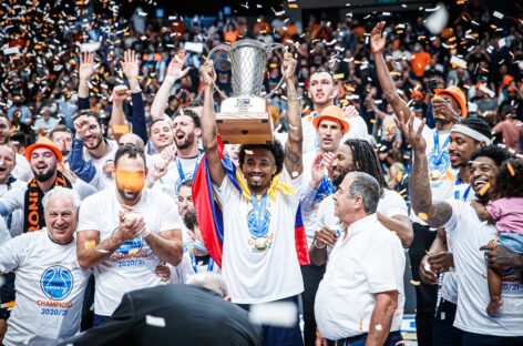 Braian Angola, primer colombiano en coronarse campeón de la Copa Europea de la FIBA