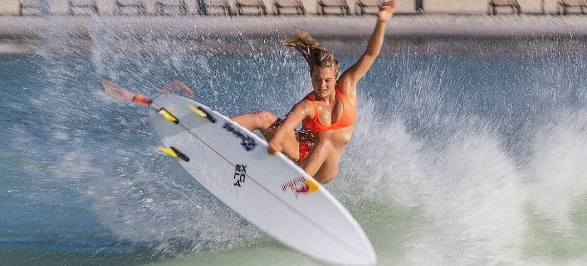 La colombiana Isabella Gómez está nominada a los Óscar del surf de olas gigantes 2021
