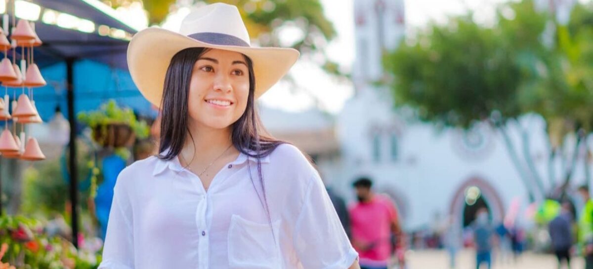 La cejeña Paula Patiño recibió la Orden a la Mujer y a la Democracia ‘Policarpa Salavarrieta’