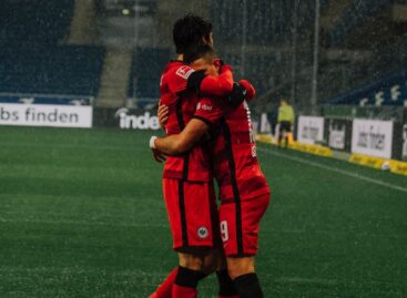 El colombiano Rafael Santos Borré marcó su tercer gol en el fútbol alemán