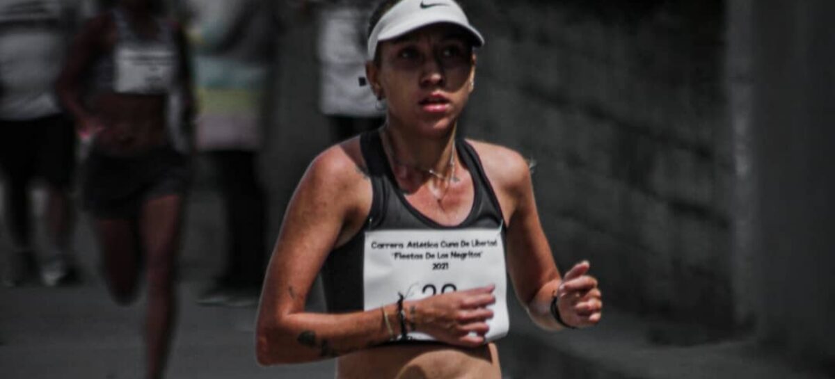 La cejeña Estefanía Aristizábal ganó la carrera atlética Cuna de la Libertad en El Retiro