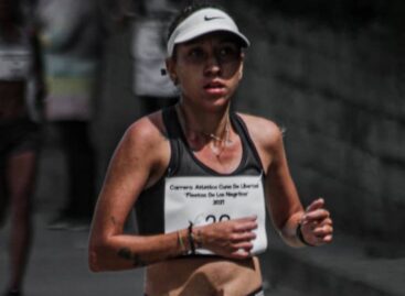 La cejeña Estefanía Aristizábal ganó la carrera atlética Cuna de la Libertad en El Retiro