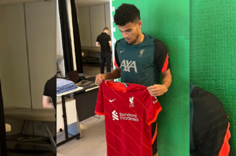 Primera imagen del colombiano Luis Díaz con la camiseta del Liverpool