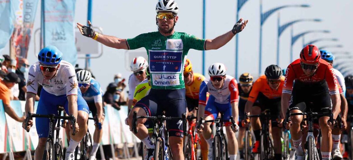 Mark Cavendish cobró revancha y venció a Fernando Gaviria en la segunda etapa del Tour de Omán