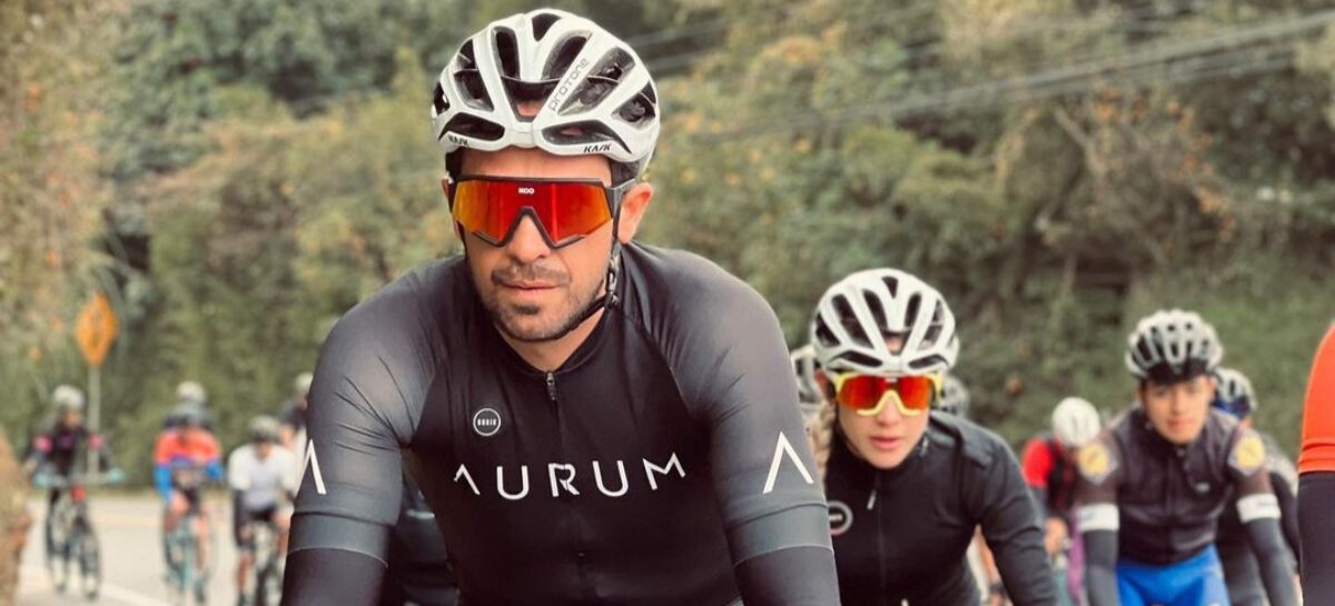 ¡La visita de una leyenda! Alberto Contador rodó por las vías del Oriente