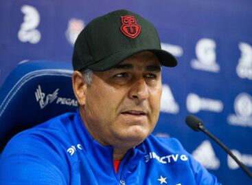 Después de 26 sesiones de radioterapia, Santiago Escobar venció al cáncer