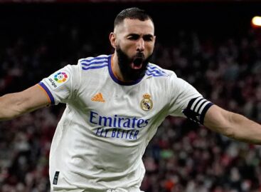 Karim Benzema superó a Thierry Henry y se convirtió en el francés con más goles en la historia