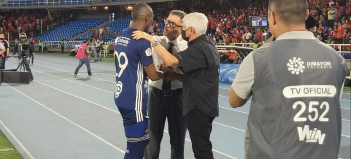 Juan Carlos Osorio se disculpó con Juan David Mosquera tras el pisotón en la Copa Sudamericana