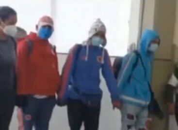 El colmo: hinchas de Cali y Junior se enfrentaron a machete en Bolivia