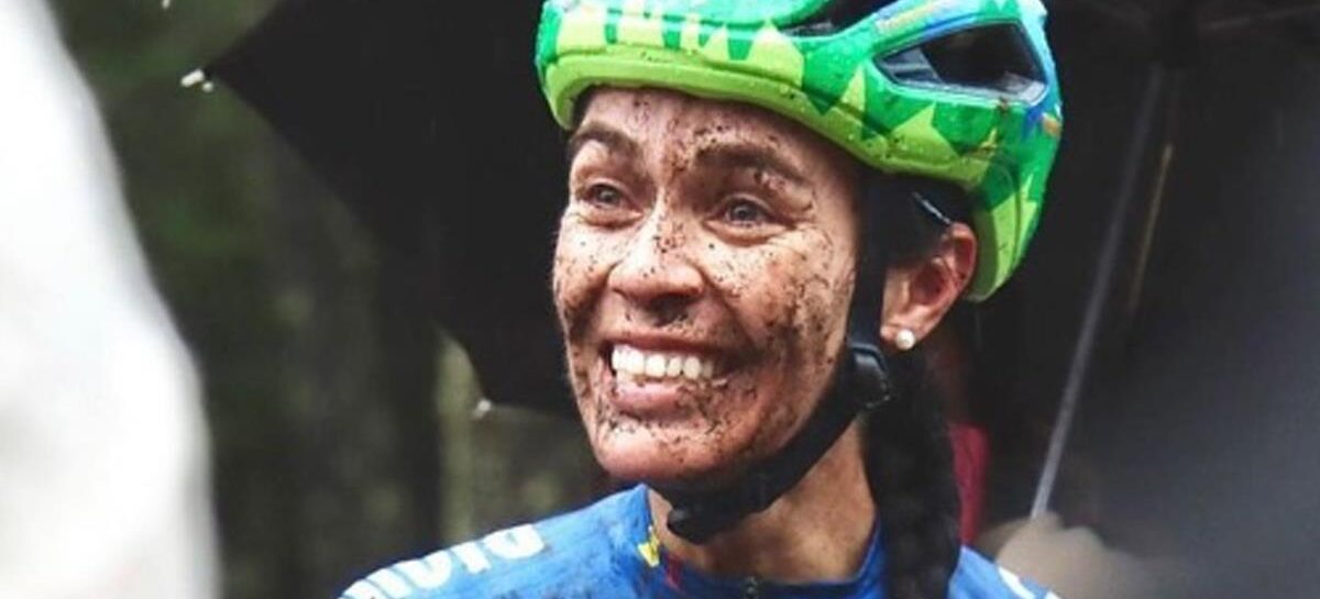 Entre lágrimas, Eliana Caicedo se consagró campeona mundial de MTB en Argentina