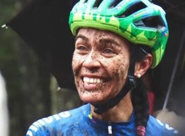 Entre lágrimas, Eliana Caicedo se consagró campeona mundial de MTB en Argentina
