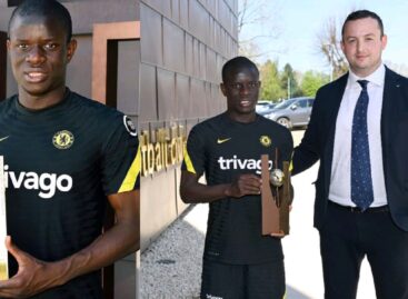 Con el 62% de los votos, N’Golo Kante recibió el premio como el jugador con mejor reputación