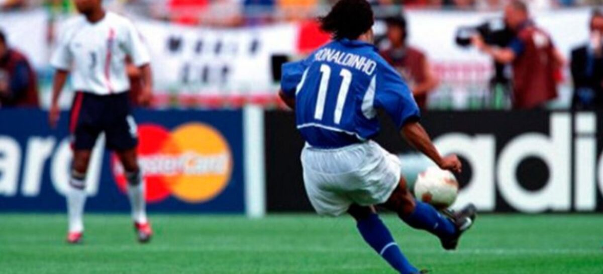 ¡Faltan 201 días para el Mundial! Gol de Ronaldinho a Inglaterra en Corea-Japón 2002