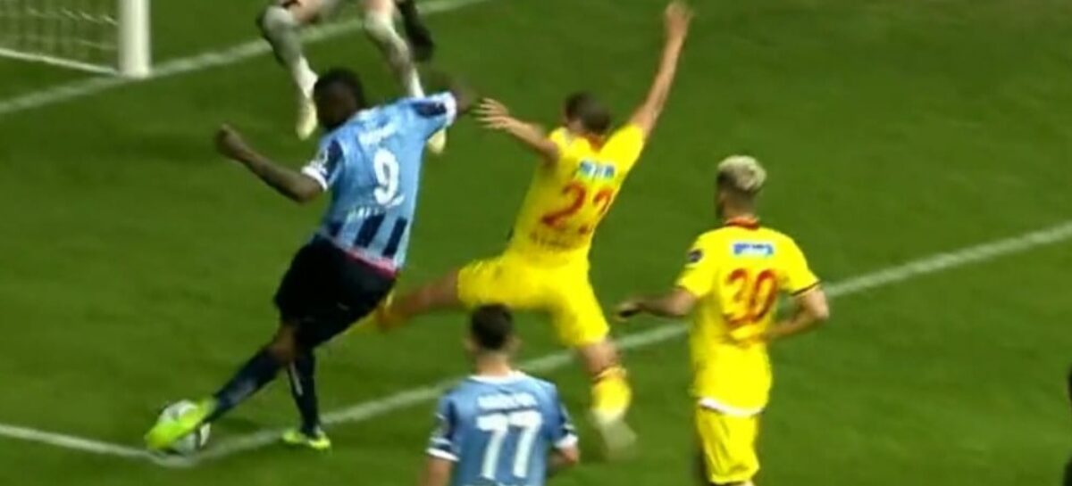 Seis bicicletas y definición de rabona: la última locura de Mario Balotelli