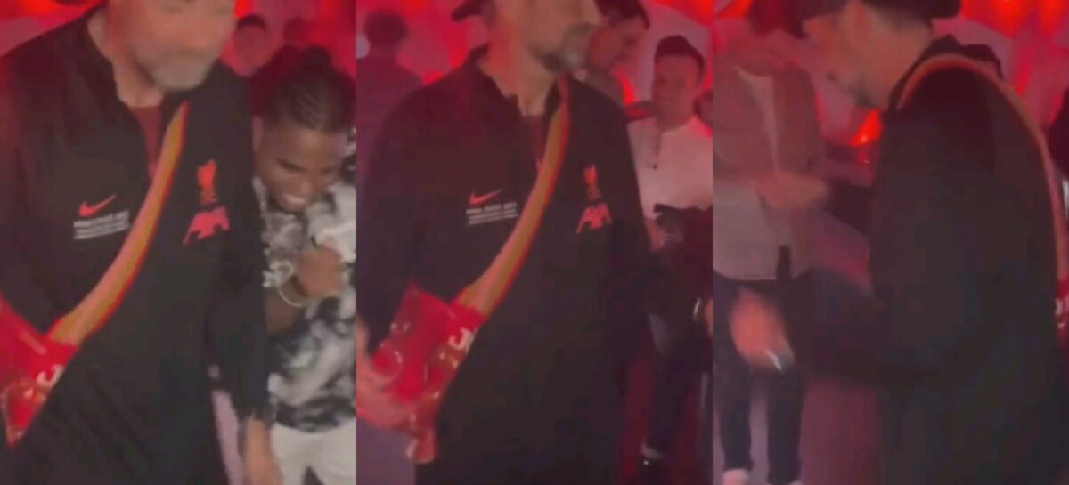 Con una mochila Wayúu y en compañía de la familia de Luis Díaz, Jürgen Klopp mostró sus dotes de baile
