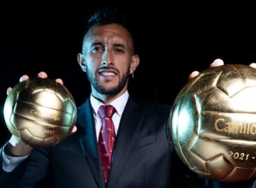 El colombiano Camilo Vargas ganó el Balón de Oro como mejor futbolista de la Liga MX