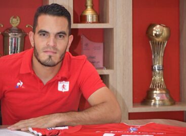 John García, futbolista de El Retiro, renovó contrato con América de Cali