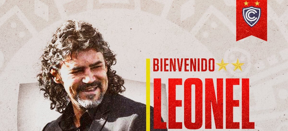 Leonel Álvarez fue anunciado como nuevo DT de Cienciano de Cusco