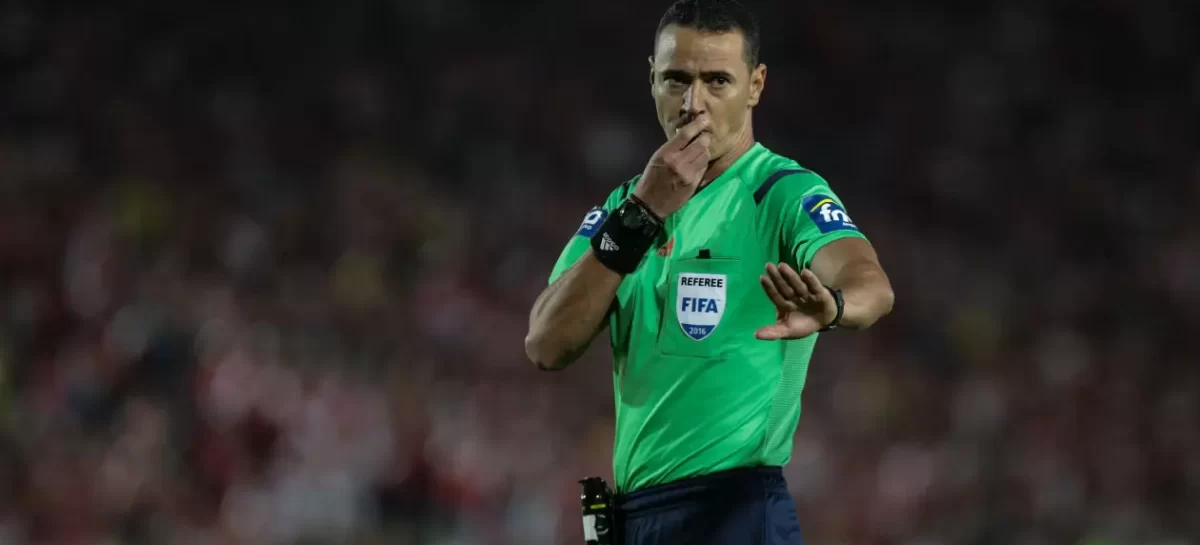 El antioqueño Wilmar Roldán fue nominado a mejor árbitro del mundo en 2022