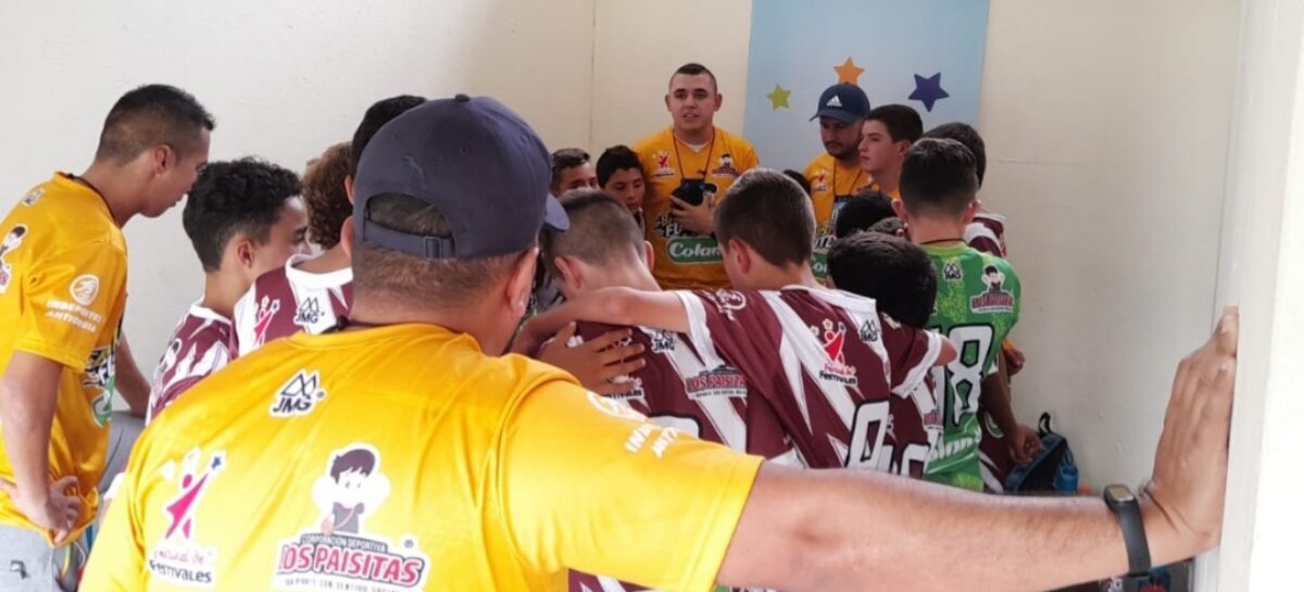 Pese a no perder ningún partido, El Carmen quedó eliminado del Baby Fútbol