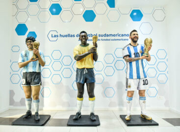 La estatua de Lionel Messi ya está en el museo de la Conmebol junto a las de Maradona y Pelé