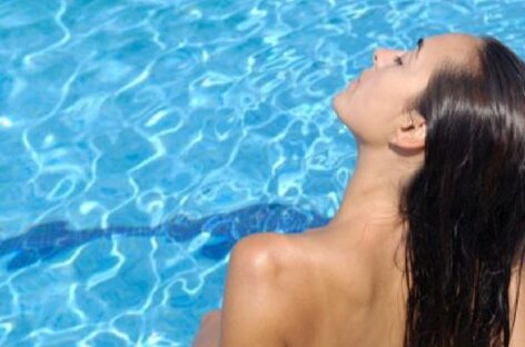 «Igualdad de sexos»: las mujeres podrán practicar la natación con el torso desnudo en Berlín