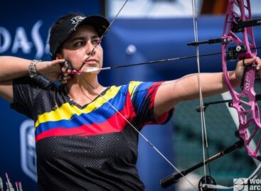 La arquera Sara López ya tiene en sus manos los certificados de sus cinco Récords Guinness