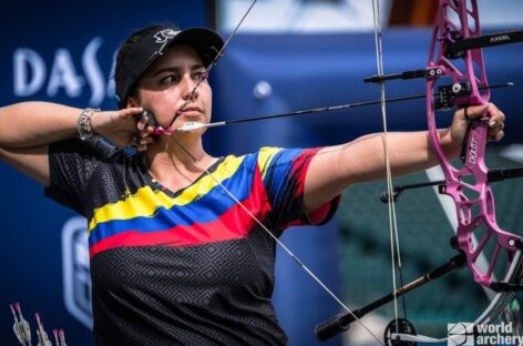 La arquera Sara López ya tiene en sus manos los certificados de sus cinco Récords Guinness