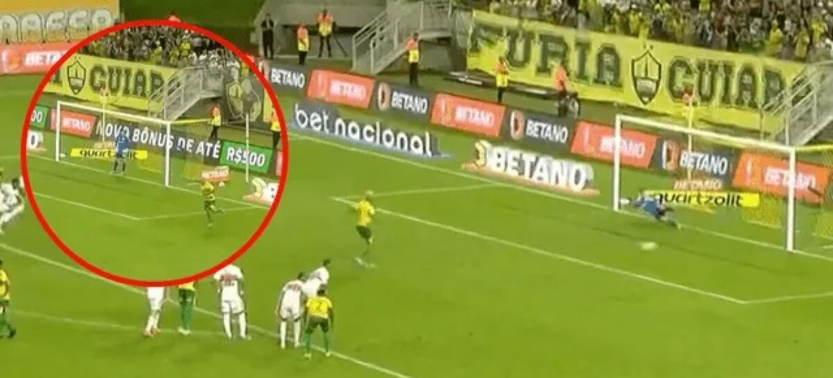 Un jugador brasileño se las dio de chistoso antes de un penal y falló su remate