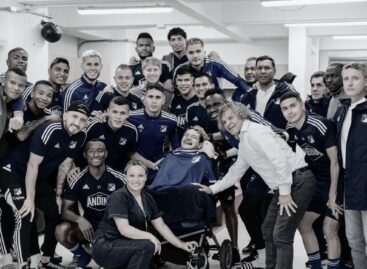 Niño que compartió con los jugadores de Millonarios antes de la eutanasia fue nominado al Premio The Best