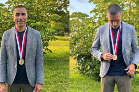 Iván Ramiro Córdoba fue condecorado con la «Medalla al Mérito Liborio Mejía»