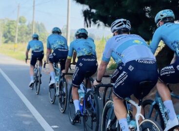 Mark Cavendish y el Astana están entrenando por las vías del Oriente Antioqueño