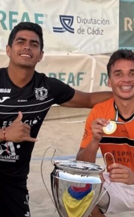 Juanfer Ossa y Brayan Palacio, campeones de Andalucía en fútbol playa
