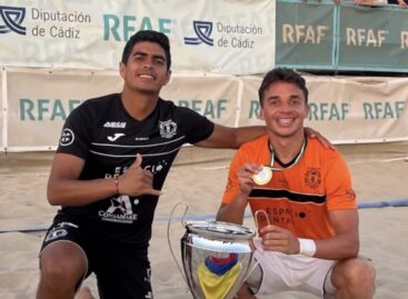 Juanfer Ossa y Brayan Palacio, campeones de Andalucía en fútbol playa