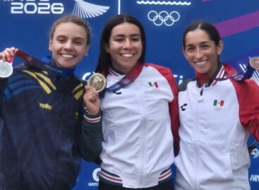 La marinilla Carolina Velásquez logró la medalla de plata en la triatlón en Santo Domingo 2026